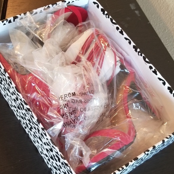 Red Michelle heels - Picture 2 of 2